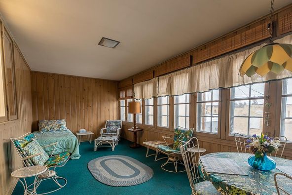 6 W Fulton St, Edgerton, WI 53534